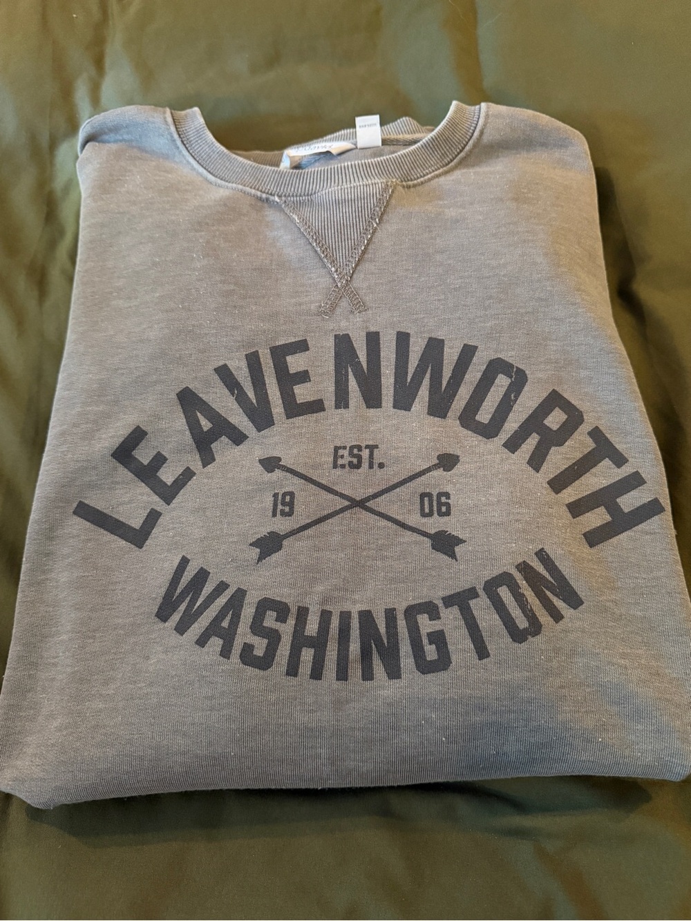Leavenworth Washington Gray Graphic Sweatshirt
